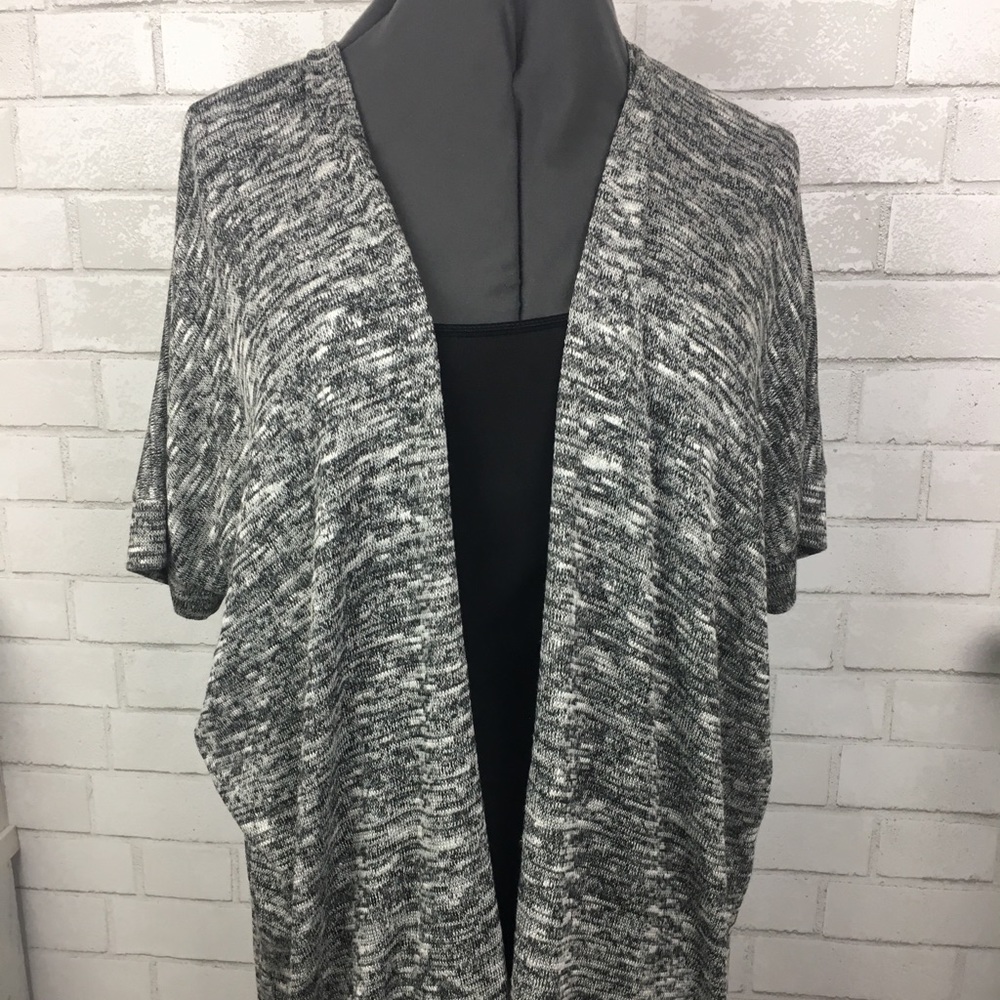 NWOT Torrid Lightweight Cardigan